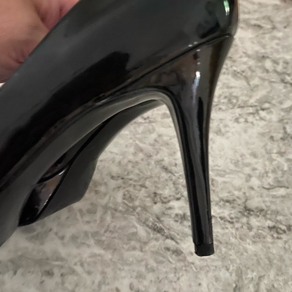 Guess Black Heels size 8 - Picture 7 of 8